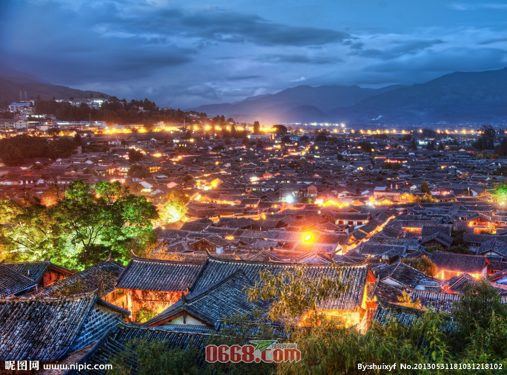 丽江古城夜景.jpg